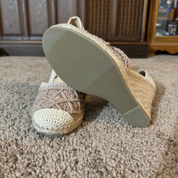 Amazing Wedges - Picture 4 of 5